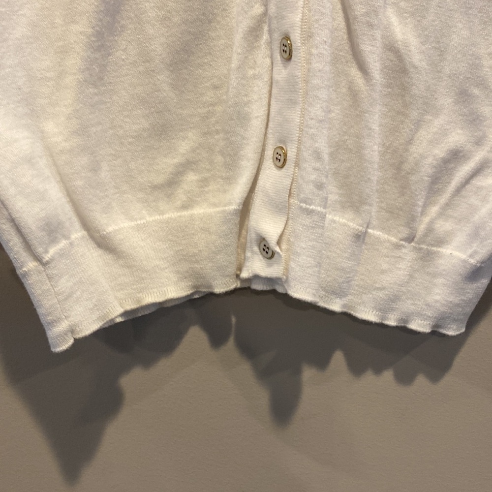 The Limited white button down cardigan 3/4 sleeve - Picture 4 of 7